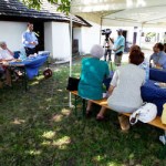 Konferencia a Szárazmalom udvarán
