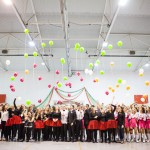 Közös ének és lufieregetés