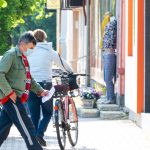 A tavaszi lezárás idején az egyik gyógyszertár előtt (Fotó: Babák Zoltán)