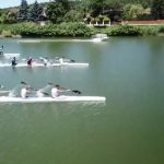 Kuli Pisti a középső hajóban elöl, Dombvári Bence sárga pólóban az alsó hajóban.