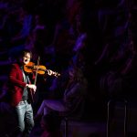 Edvin Marton a Szarvasi Vízi Színház lépcsőin (Fotó: Babák Zoltán)