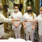 Kertai Emőke adta át a tanulóknak a munkaszerződéseket