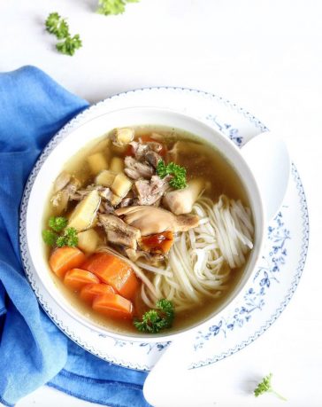 Ginsenggel felturbózott gyógynövényes pulykanyakleves