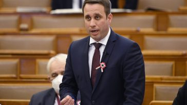Dömötör Csaba az Országgyűlés plenáris ülésén