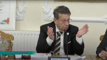 Babák Mihály polgármester a 2021. április 22-i polgármesteri döntések felvételén