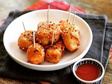 Szezámmagos bundában sült pulykamellkockák mézes-ropogós mázban