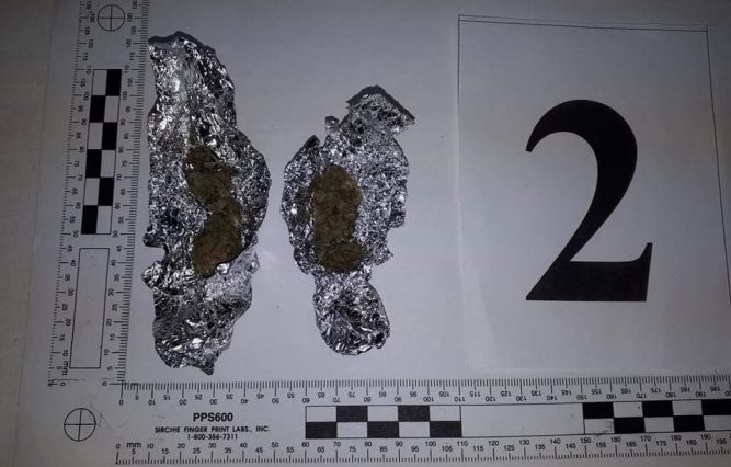 70 db alufóliába csomagolt, összesen 300 gramm súlyú zöld növényi törmeléket foglalt le a rendőrség