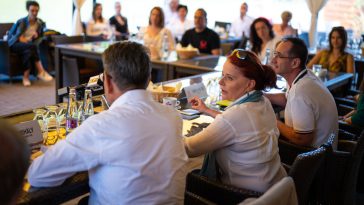 Dr. Dósa Zsuzsa, a Cervinus Teátrum művészeti igazgatója a CMF2021 beharangozó sajtótájékoztatóján