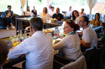 Dr. Dósa Zsuzsa, a Cervinus Teátrum művészeti igazgatója a CMF2021 beharangozó sajtótájékoztatóján