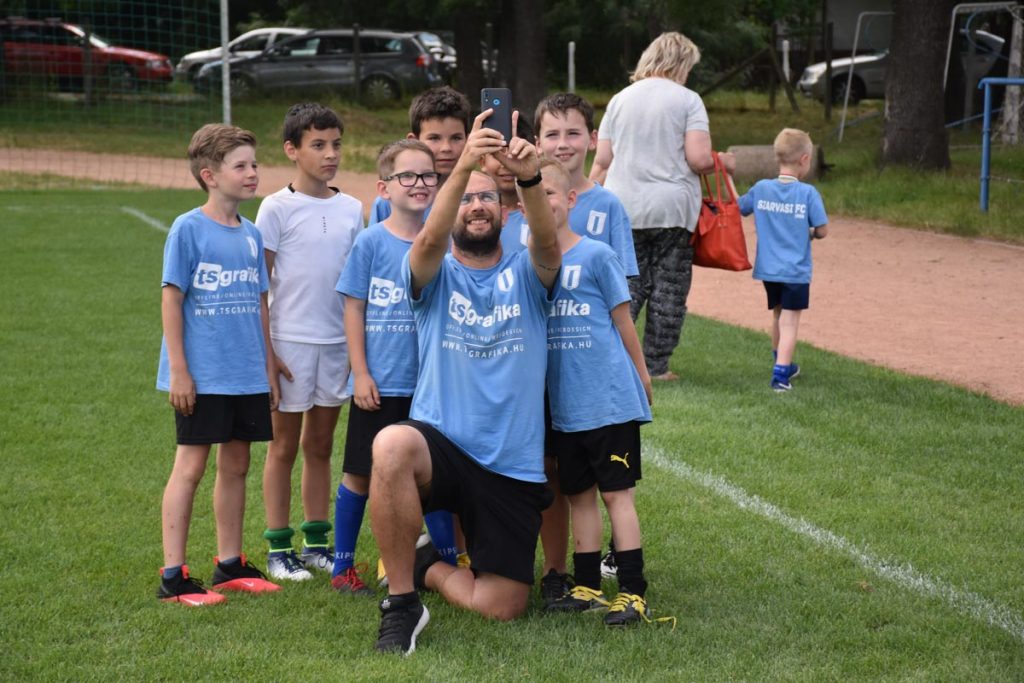 Szelfi az U9-esekkel