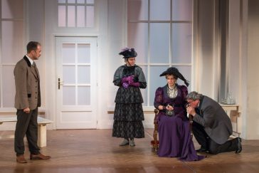 Jelenet az Egri Gárdonyi Géza Színház előadásából