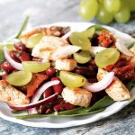 Babos-szőlős saláta pulykamellel