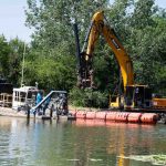 Zajlanak a kotrás előkészületei