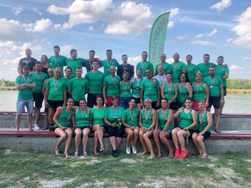 A szarvasi sárkányhajósok Fadd-Domboriban