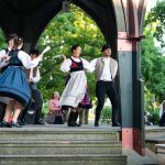 A Tessedik Táncegyüttes fellépése a Zenepavilonban