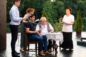 Viszály a színpadon