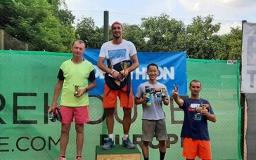 A dobogó tetején Eckert Roland