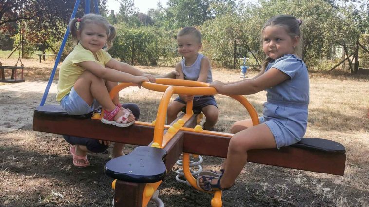 A gyerekek birtokba vehették a rugós játékokat