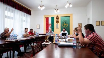 Szavaz a csabacsűdi testület