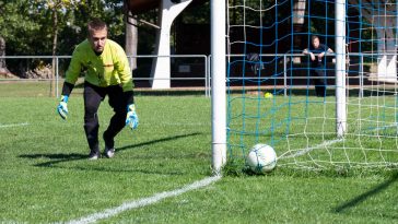Juhász Zoltán csak szemmel tudta követni Virág Imre lövését, ami a Hunyadi egyenlítőgólját jelentette