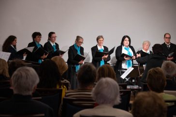 Melis György Vegyes Kamarakórust Bliznákné Dudás Julianna vezényli