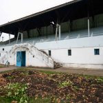 Indul a sportpálya-rekonstrukció: Már bontják a lelátót