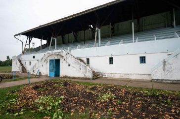 Indul a sportpálya-rekonstrukció: Már bontják a lelátót