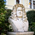 Báró Harruckern János György szobra az Árpád közben