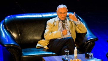 Dr. Misur György (1933–2021) ny. diplomata a Szarvasi Vízi Színházban 2019. július 8-án