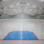 Készül a jég a szarvasi jégpályán