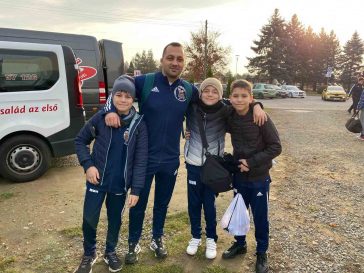 Sükösd Attila edző és a legkisebbek