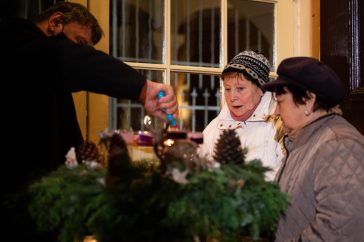 Mind a négy gyertya ég Szarvason