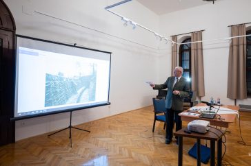Dr. Molitorisz Pál helytörténész képeslapokon mutatja be az első világháborús frontéletet