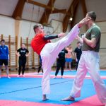 Nagy Máté (piros) és Szegedi Döme bemutatója. Jobbról Zoran Jerkovics 7. danos mesteredző