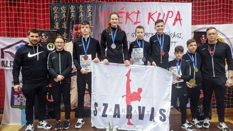 Hat érmet hoztak a szarvasi karatésok a Széki Kupáról