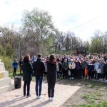 Gyakorlósok Nepomuki Szent János emlékművénél