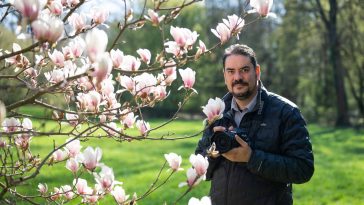 Dr. Jakab Gusztáv, a A Szarvasi Arborétum - Pepi gróf öröksége" című könyv szerzője