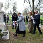 Tessedik Sámuel felújított síremlékénél koszorút helyez el Frankó Anna, a szlovák önkormányzat elnöke