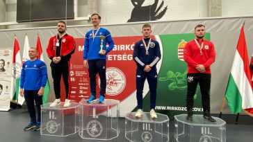 Bronzérem: Hajduch Nándort nem nyomta össze a teher, hogy ő lehet az első aki Szarvasnak felnőtt országos bajnoki érmet nyerhet.