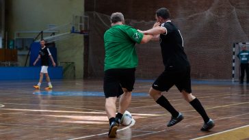 Nagy Zoltán (Labda vót, spori!) és Lestyan-Goda Zsombor (NagyRét Farm) harca a labdáért