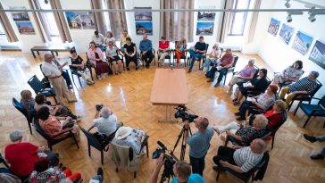 Dr. Molitorisz Pál bemutatja a Szarvasi Krónika 36. számát 2022. május 20-án