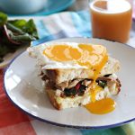 Pulykás melegszendvics tükörtojással