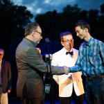 Az első szerencsés 300. néző Nagy Imre volt, akinek ajándékcsomagjában a Beregszászi Színház mai Tóték című előadására szóló jegy lapult.