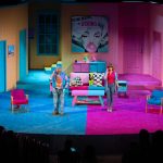 Pillanatkép az Egri Gárdonyi Géza Színház Ray Cooney Páratlan páros 2 című, a Szarvasi Vízi Színházban előadott komédiájából