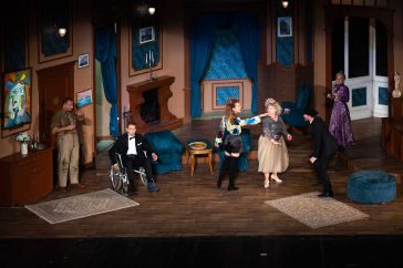 A Kecskeméti Nemzeti Színház 1×3 néha 4 című vígjátéka a Szarvasi Vízi Színházban 2022. július 2-án