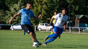 Polonszki Patrik és Remili Mohamed a Szarvasi FC 1905 Jászberényi FC elleni edzőmérkőzésén 2022. július 13-án