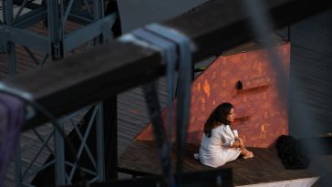 Szemerédi Bernadett a Psyché és Nárcisz című monodrámában