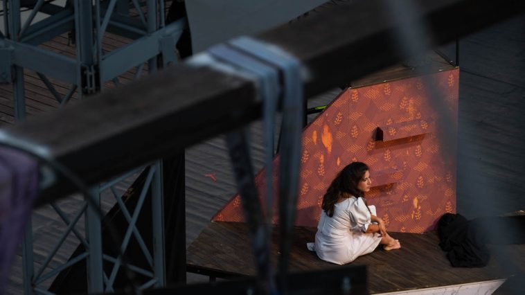 Szemerédi Bernadett a Psyché és Nárcisz című monodrámában