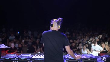 DJ Savage fellépés közben