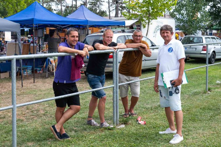 Boér Zsolt, a Hunyadi korábbi, a Csabacsűdi GyLSE jelenlegi edzője. Mellette Gazsó Péter, a csabacsűdiek klubelnöke, Pisont András, a Hunyadi korábbi edzője, játékosa, a Gádoros SE jelenlegi edzője, valamint Keresztes István, a Hunyadi jelenlegi edzője